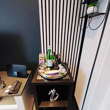 Apartment 6